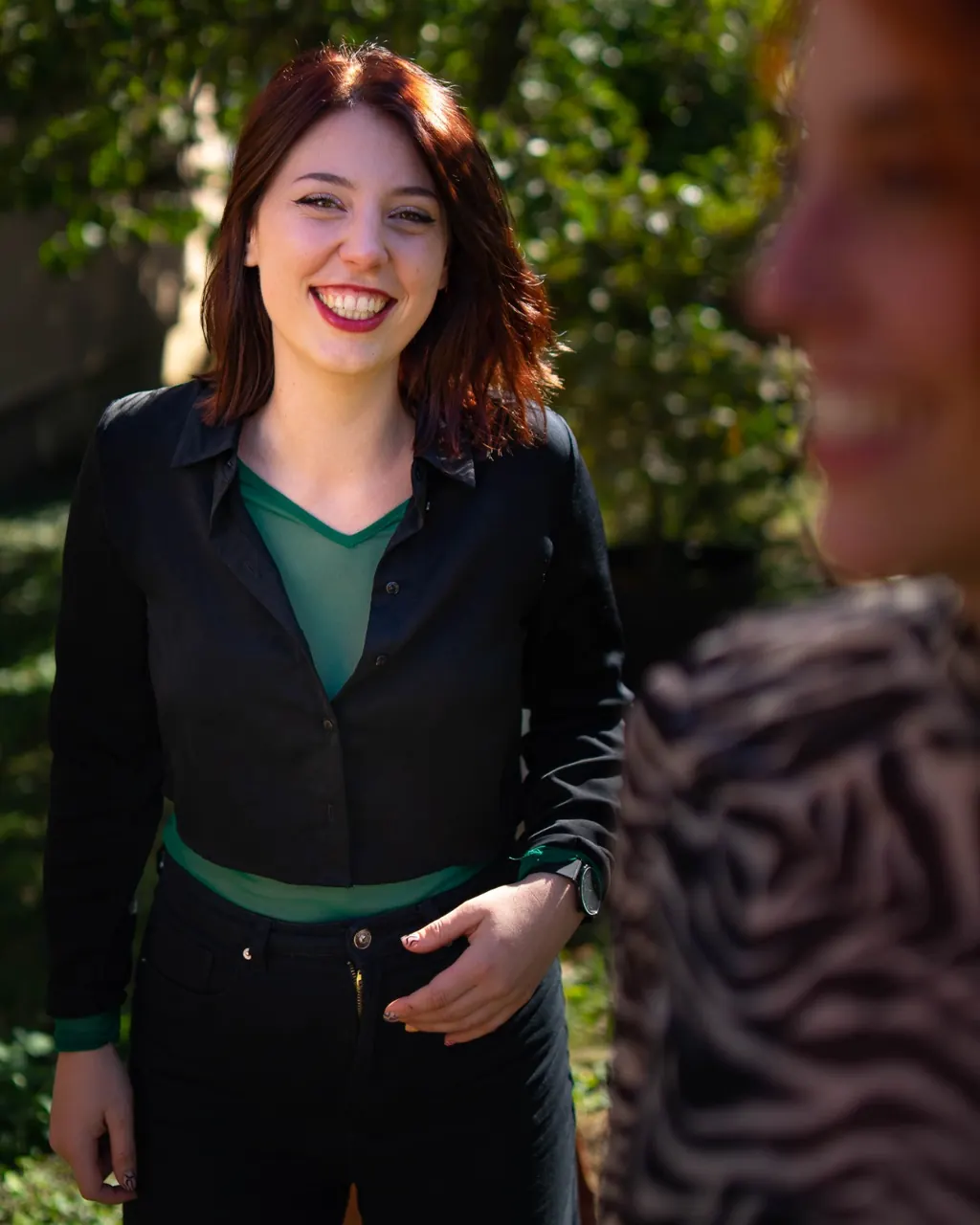 Karla Kocić se smiješi, u prvom planu Eva